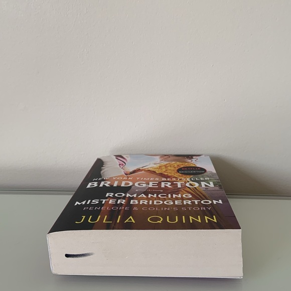 Paperback Bridgerton Book Romancing Mister Bridgerton By Julia Quinn Romance - Picture 4 of 7